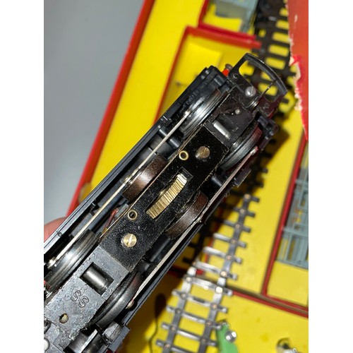 535 - TRIANG HORNBY MODEL ELECTRIC TRAIN SET CAR-A-BELLE NUMBER RS.62