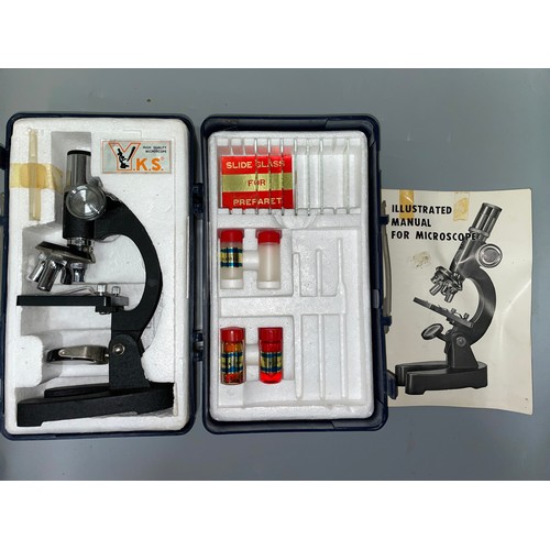 472 - BOXED MICROSCOPE AND SLIDES