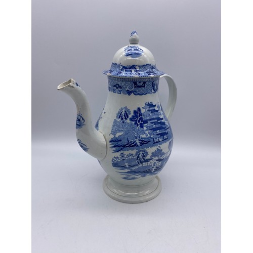 536 - EARLY 19TH CENTURY BLUE AND WHITE BALUSTER WILLOW PATTERNED COFFEE POT