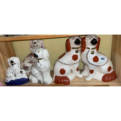 553 - PAIR OF REPRODUCTION STAFFORDSHIRE SEATED SPANIELS AND THREE OTHER EXAMPLES INCLUDING BESWICK