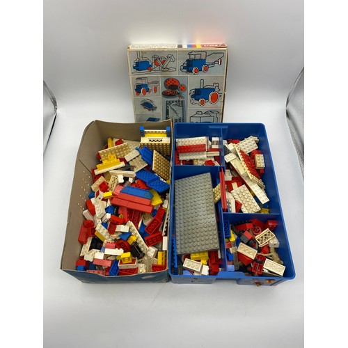 532 - LEGO CONSTRUCTION KIT AND LOOSE LEGO PIECES