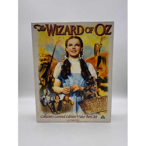 534 - THE WIZARD OF OZ COLLECTORS LIMITED EDITION VIDEO BOX SET INCLUDING PHOTO STILLS AND CONTINUITY SCRI... 