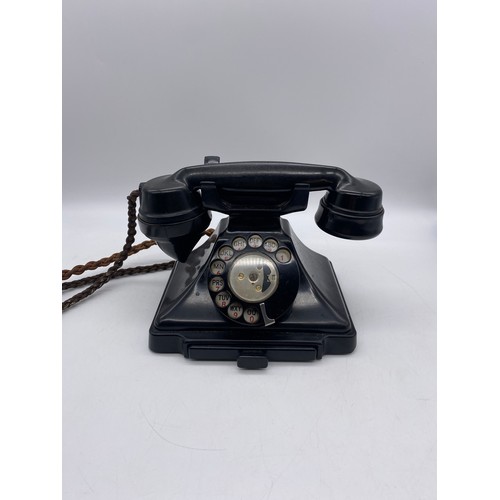 445 - VINTAGE BLACK BAKELITE TELEPHONE