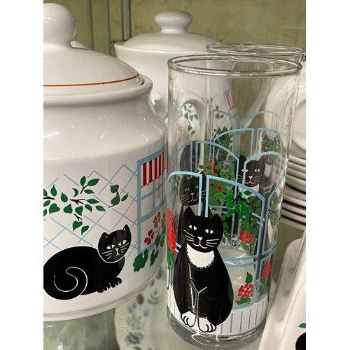 300 - SADLER BLACK CAT PATTERN TABLE SERVICE