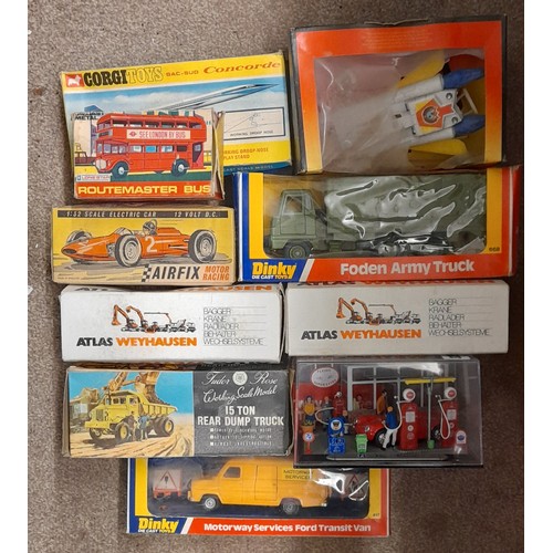 325 - CORGI BOXED 647, CORGI BOXED 650, OTHER DIE CAST MODEL CARS AND BUSES