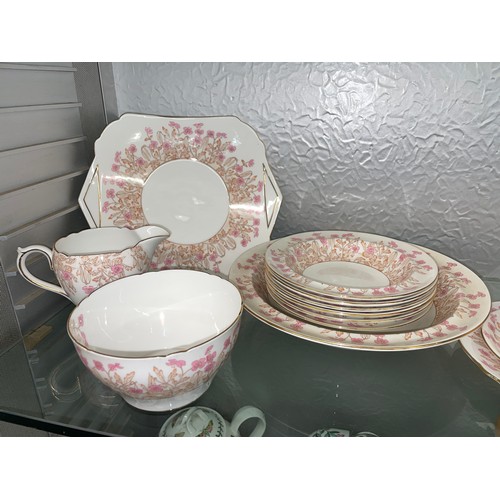 282 - SHELLEY HEDGEROW FINE BONE CHINA TEASET NUMBER 823343