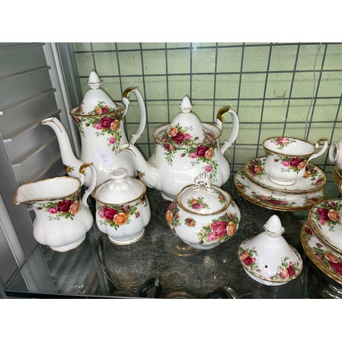 274 - ROYAL ALBERT OLD COUNTRY ROSES BONE CHINA TABLE WARES