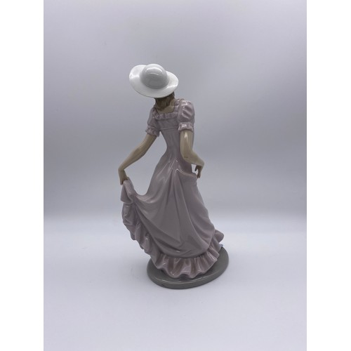 277 - NAO ELEGANT LADY FIGURE 29cm