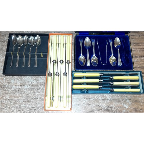 369 - OAK CANTEEN OF PLATED CUTLERY PLUS OTHER CASES OF FLATWARE, BUTTER KNIVES, TEASPOONS, ETC