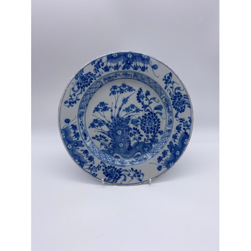 396 - CHINESE SAUCER, JAPANESE BLUE AND WHITE PLATE AND OTHER ORIENTAL STYLE CERAMICS