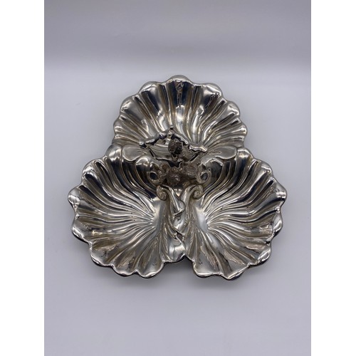 383 - GOOD QUALITY PLATED FIGURAL HORS D'OUVRES DISH 15cm