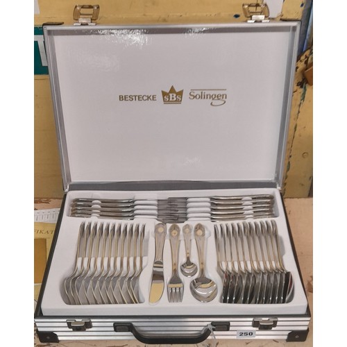 250 - HARD CASED SOLINGEN GOLD PLATED CUTLERY CANTEEN