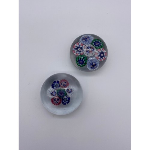 421 - MODERN JASPER BLUE MINIATURE PAPERWEIGHT ATTRIBUTED TO ST LOUIS, TWO VAL SAINT-LAMBERT EXAMPLES AND ... 