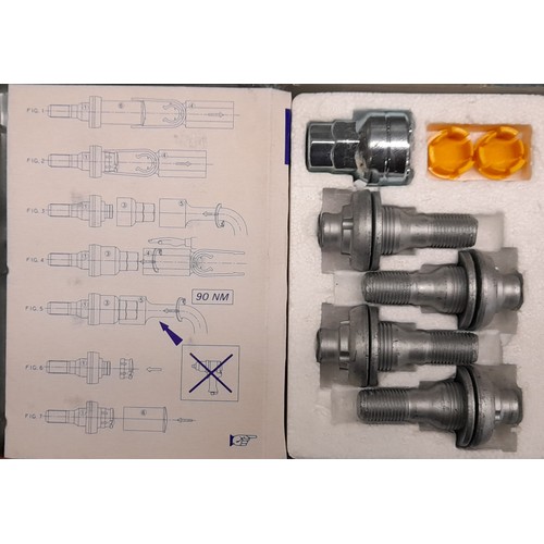 326 - CANTILEVER TOOL BOX AND CONTENTS