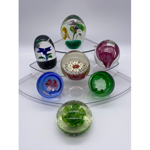 404 - SEVEN FLORAL GLASS PAPERWEIGHTS INCLUDING STRATHEARN EXAMPLES