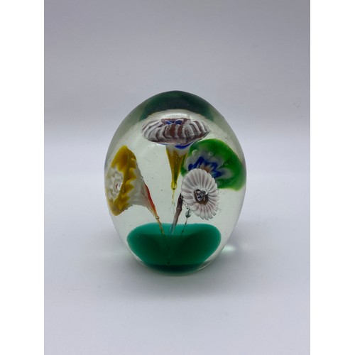 404 - SEVEN FLORAL GLASS PAPERWEIGHTS INCLUDING STRATHEARN EXAMPLES