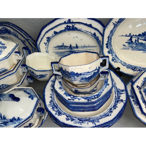 272 - LARGE QUANTITY OF 1930S ROYAL DOULTON 