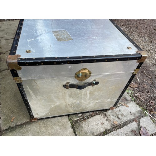 179 - LARGE CABIN TYPE TRAVEL TRUNK