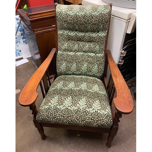 185 - EARLY 20TH CENTURY OAK FRAMED RECLINING ARMCHAIR UPHOLSTERED IN LIBERTY BUTTONED FABRIC