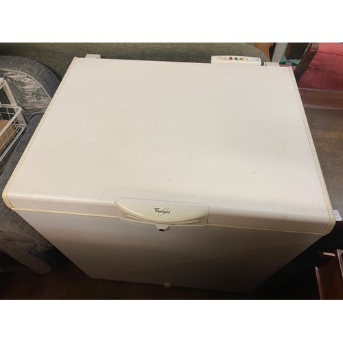 121 - WHIRLPOOL COMPACT CHEST FREEZER