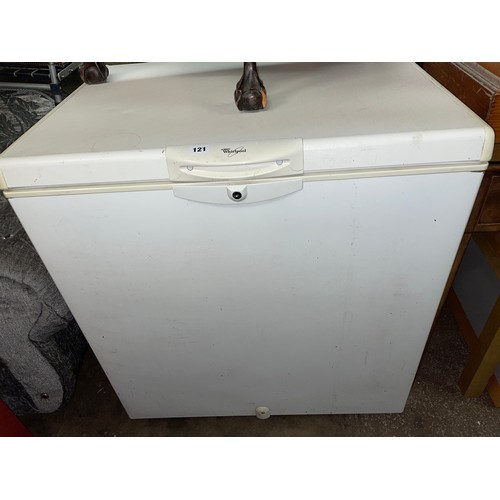 121 - WHIRLPOOL COMPACT CHEST FREEZER