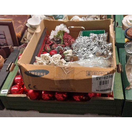 464 - BOX OF CHRISTMAS BAUBLES AND OTHER DECORATIONS