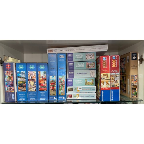 391 - SHELF OF RAVENBERGER AND OTHER JIGSAW PUZZLES