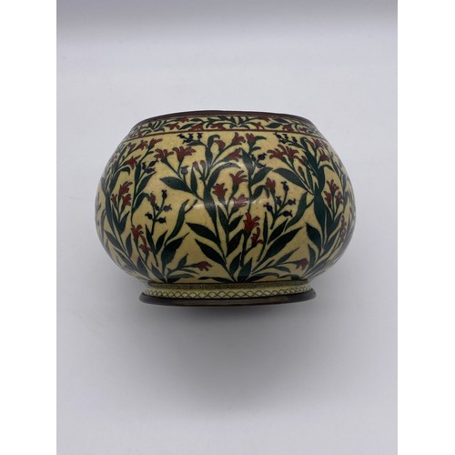 643 - CREAM CLOISONNÉ SQUAT BOWL 9CM