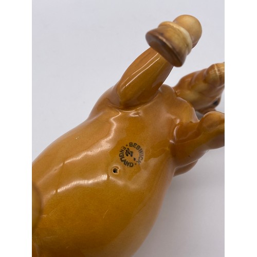 645 - BESWICK GLOSS PALIMINO HORSE FIGURE