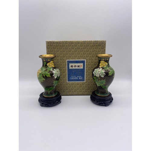 633 - BOXED CHINESE CLOISONNÉ BALUSTER MINIATURE VASES AND STAND