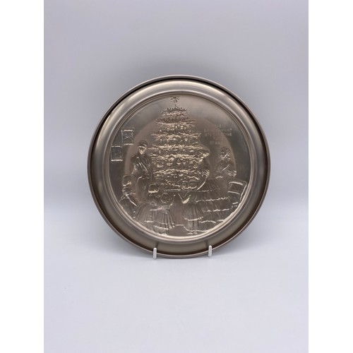 589 - SILVER BIRMINGHAM MINT 1976 CHRISTMAS PLATE 6.5OZ APPROX 20CM