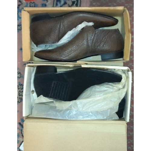 481 - SELECTION OF GENTLEMANS FOOTWEAR INC CLARKS SHOES SIZE 10