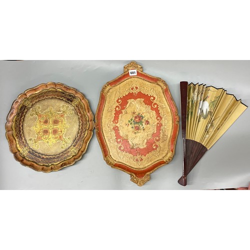 681 - TWO DECORATIVE PAINTED AND GILDED TRAYS AND A MODERN ORIENTAL HERON AMID FOLIAGE FAN