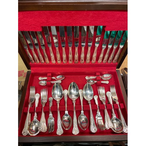 613 - CANTEEN BOX OF EP CUTLERY