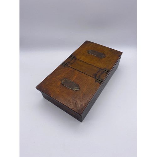 693 - DOUBLE SIDED TABLE CIGAR AND CIGARETTE BOX