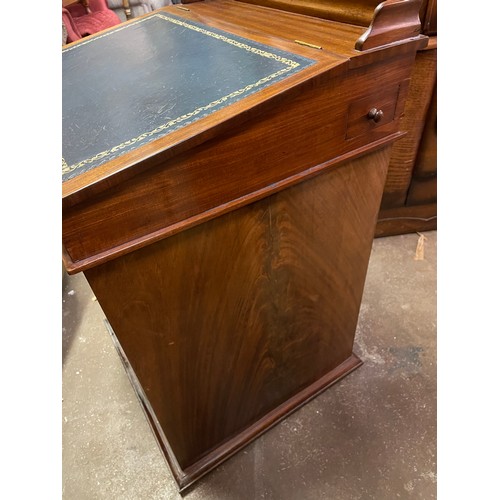 68 - 19TH CENTURY MAHOGANY DAVENPORT