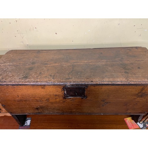 133 - 17TH CENTRUY SIX PLANK CHEST WITH CHIP CARVED EDGE