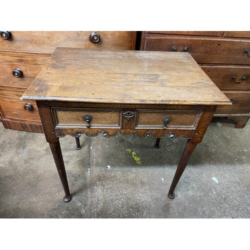 88 - 18TH CENTURY OAK LOW BOY/SIDE TABLE ON TAPERED LEGS WITH PAD FEET