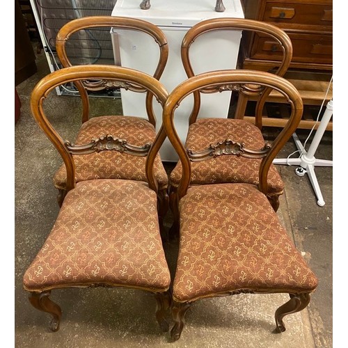 11 - SET OF FOUR VICTORIAN WALNUT KIDNEY SHAPED BACK DINING CHAIRS ON CABRIOLE LEGS