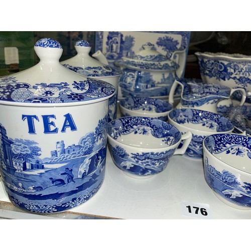 176 - SHELF OF SPODE BLUE AND WHITE ITALIAN PATTERN TEA AND DINNER WARE