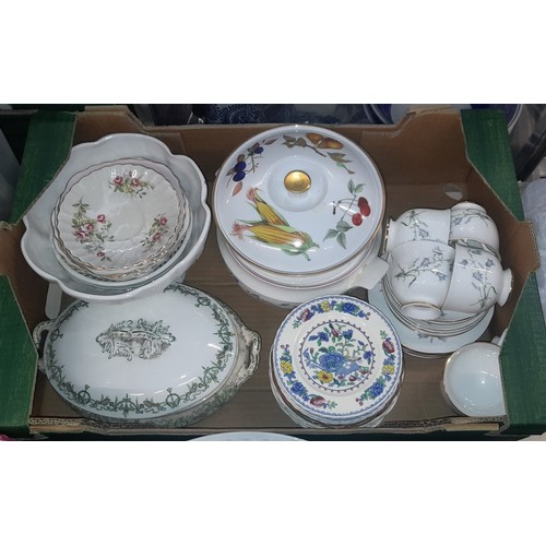 333 - TWO CARTONS CONTAINING BLUE AND WHITE TRANSFER WARE, LARGE WASH BOWLS, MASONS REGENCY SAUCERS, AND R... 