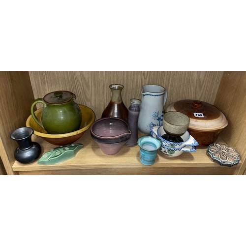 189 - SHELF OF STUDIO POTTERYWARES INCLUDING DRAYCOTT VASE, AND WETHERIGGS BOWL AND JUG