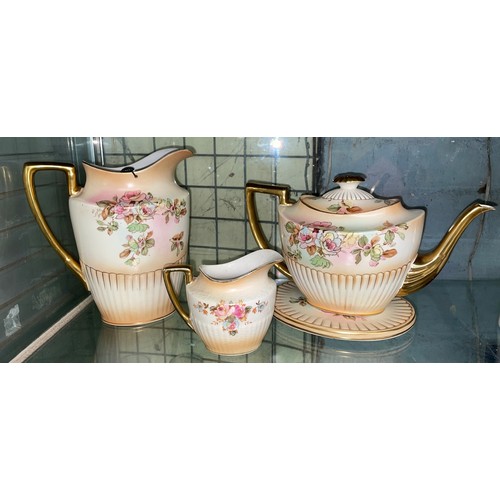 198 - CROWN DEVON BLUSH IVORY QUEEN ANNE TEAPOT ON STAND, LIDDED JUG AND CREAMER