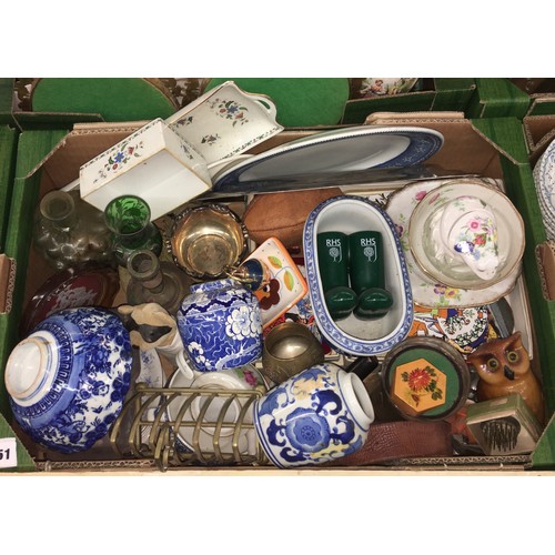 351 - TABLE MATS AND COASTERS, SHELLEY SANDWICH TRAY, MAPPIN AND WEBB TOAST RACK, AND ORIENTAL INSPIRED BL... 