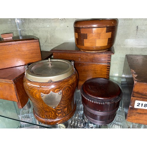 218 - SHELF OF TREEN AND SIMILAR ITEMS INCLUDING WRITING BOX, BISCUIT BARREL WITH COMMEMORATIVE PLAQUE AND... 