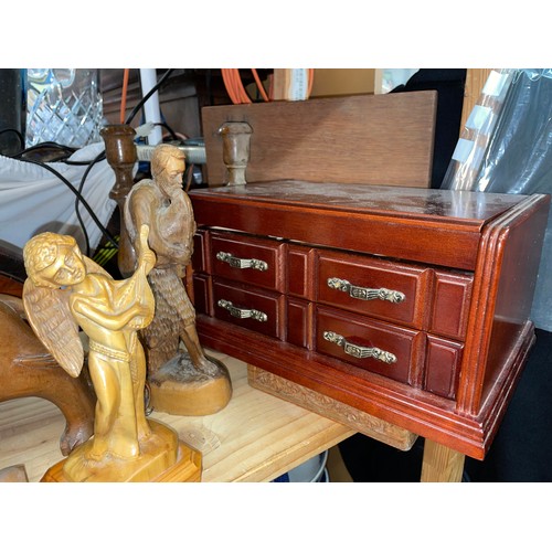 228 - SHELF OF TREEN ITEMS INCLUDING LOBED SERVING TRAY, LION FIGURE, COMPARTMENTED TRINKET BOX, AND PAIR ... 