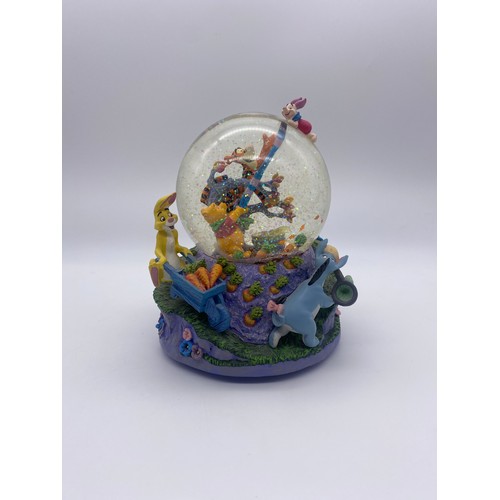 271 - DISNEY WINNIE THE POOH BLUSTERY DAY SNOW GLOBE