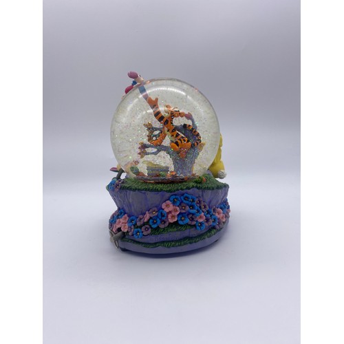 271 - DISNEY WINNIE THE POOH BLUSTERY DAY SNOW GLOBE