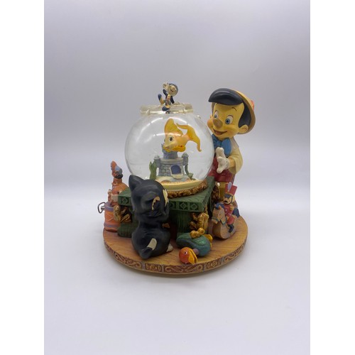 277 - DISNEY PINOCCHIO FISH BOWL SNOW GLOBE