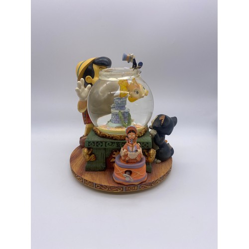 277 - DISNEY PINOCCHIO FISH BOWL SNOW GLOBE